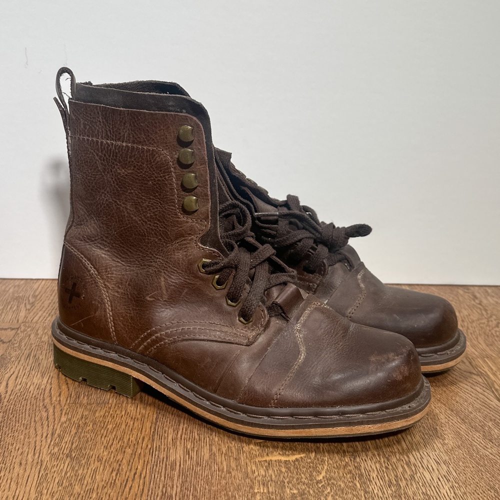 Doc Martens Pier Brown Leather 8 Eyelet Distressed Combat Boots Mens US 8